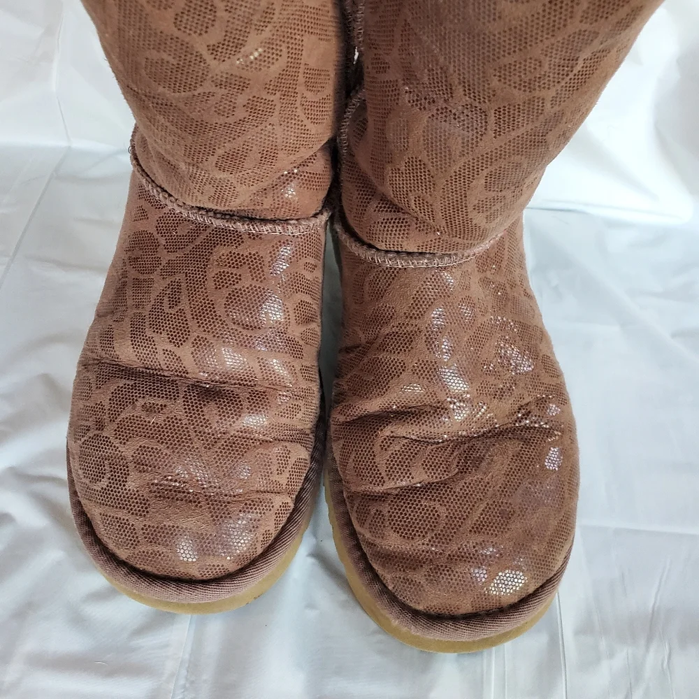 Pink lace style Ugg boots - Picture 9 of 9
